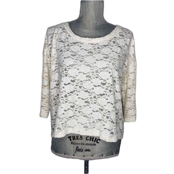 Forever 21 Tops - Forever 21 Sheer Lace 3/4 Sleeve Top Cream Womens Size Medium
